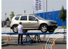 Полоса препятствий с Renault Duster